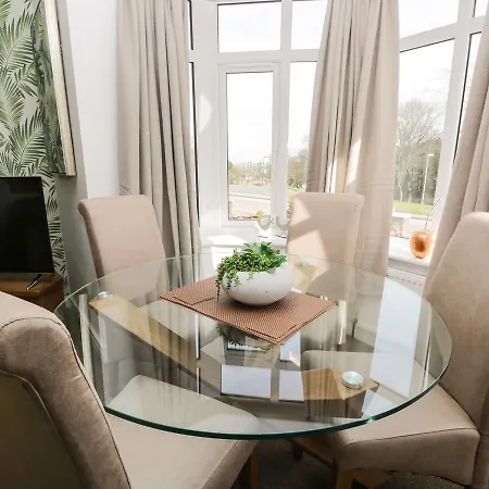 Apartment Manor Heath 1 *